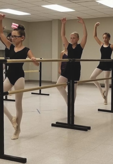 ballet class for young dancers