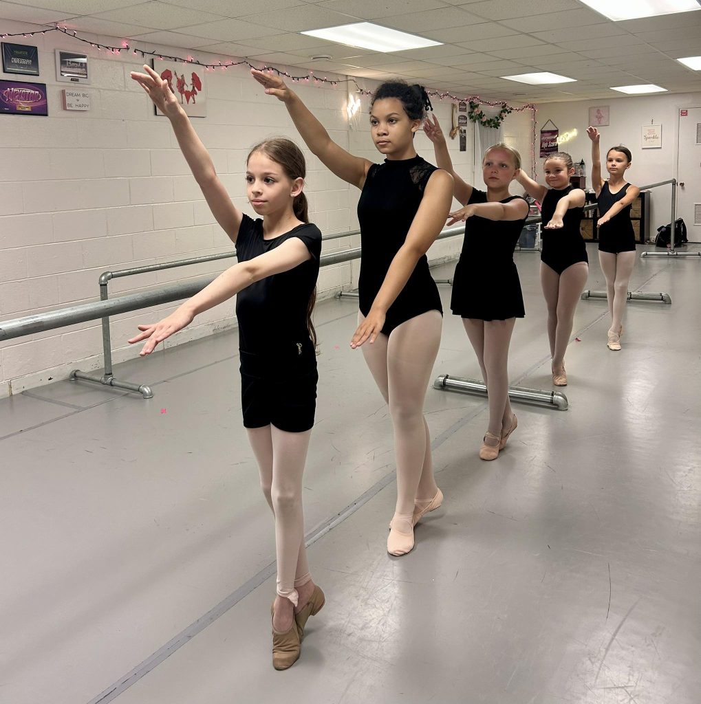 teen dancers taking a dance class in Van Buren Township Michigan